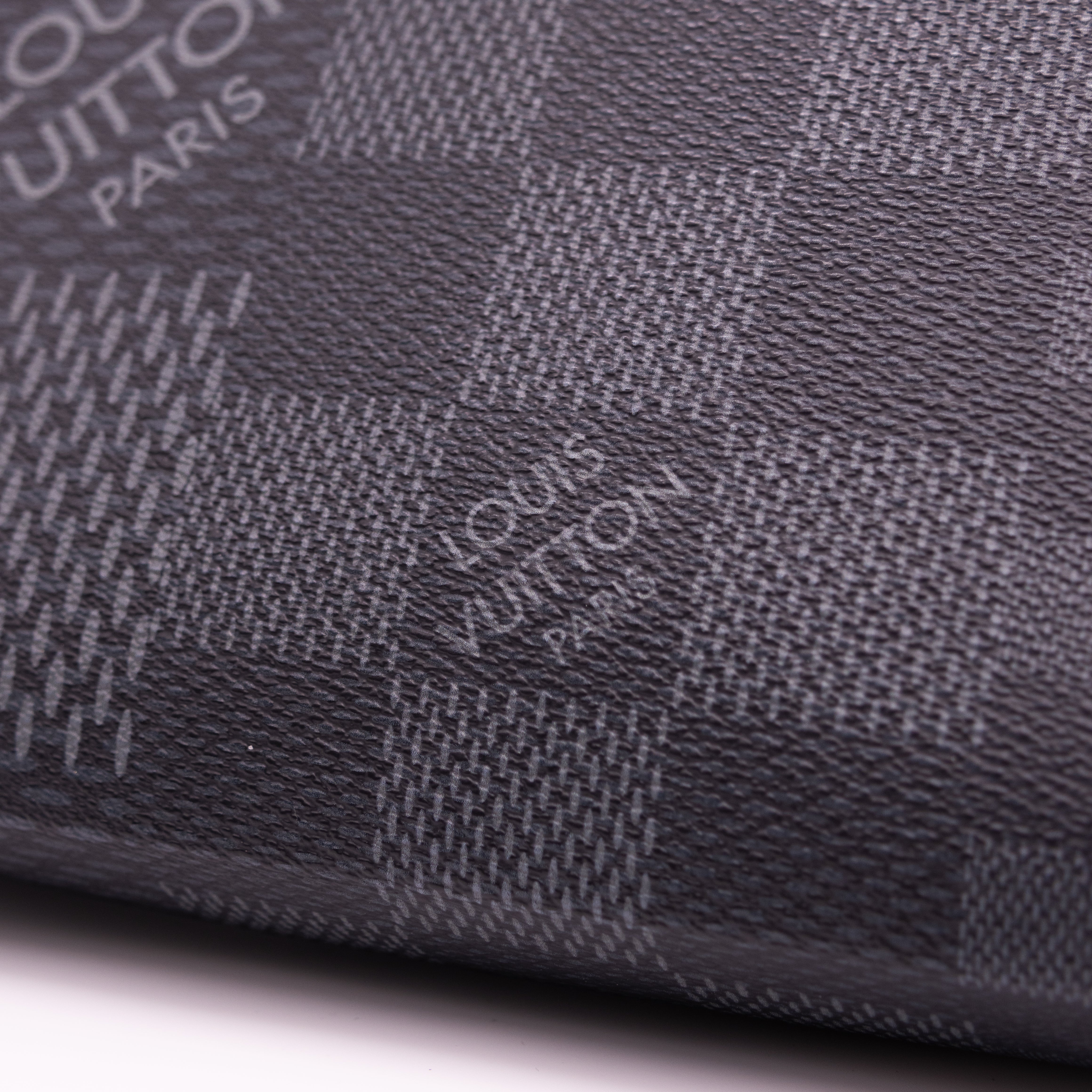 Louis Vuitton Pochette Damier Noir
