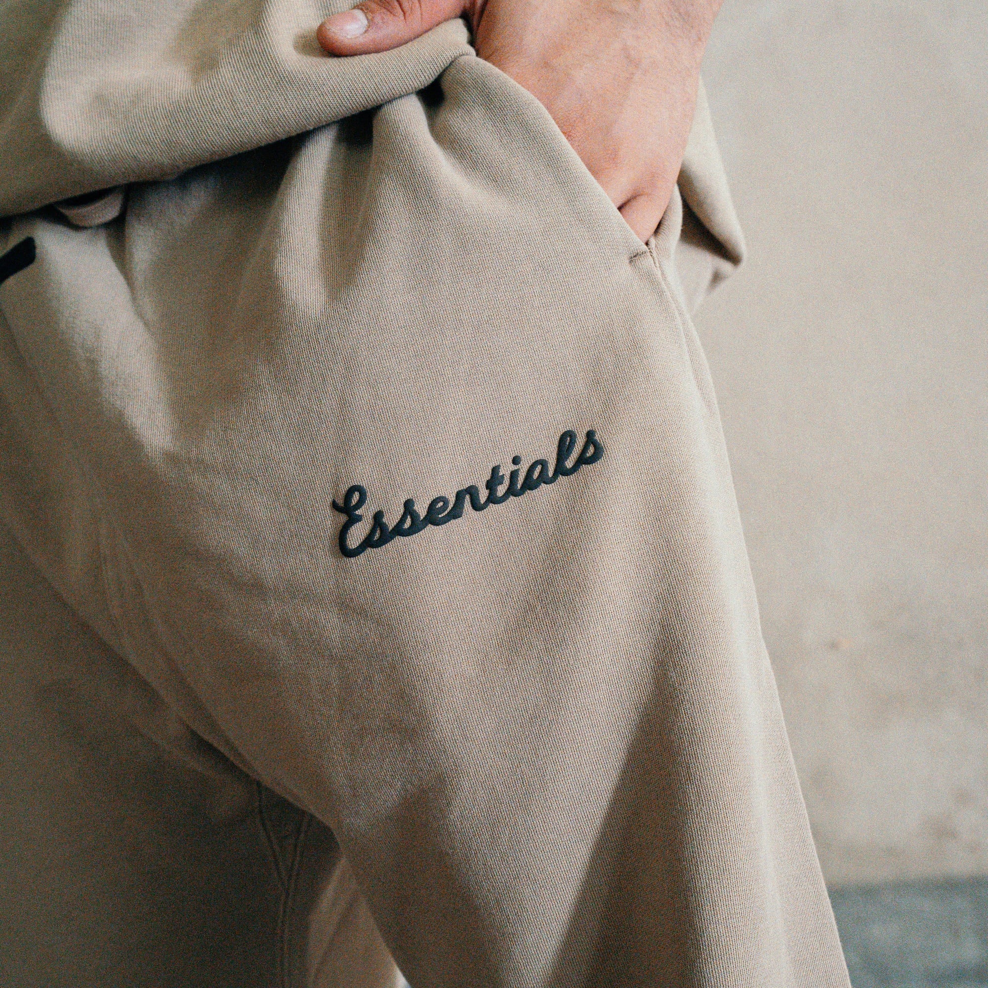 Essentials Sweatpants Faded Dune Training Classic Flare Fear of God