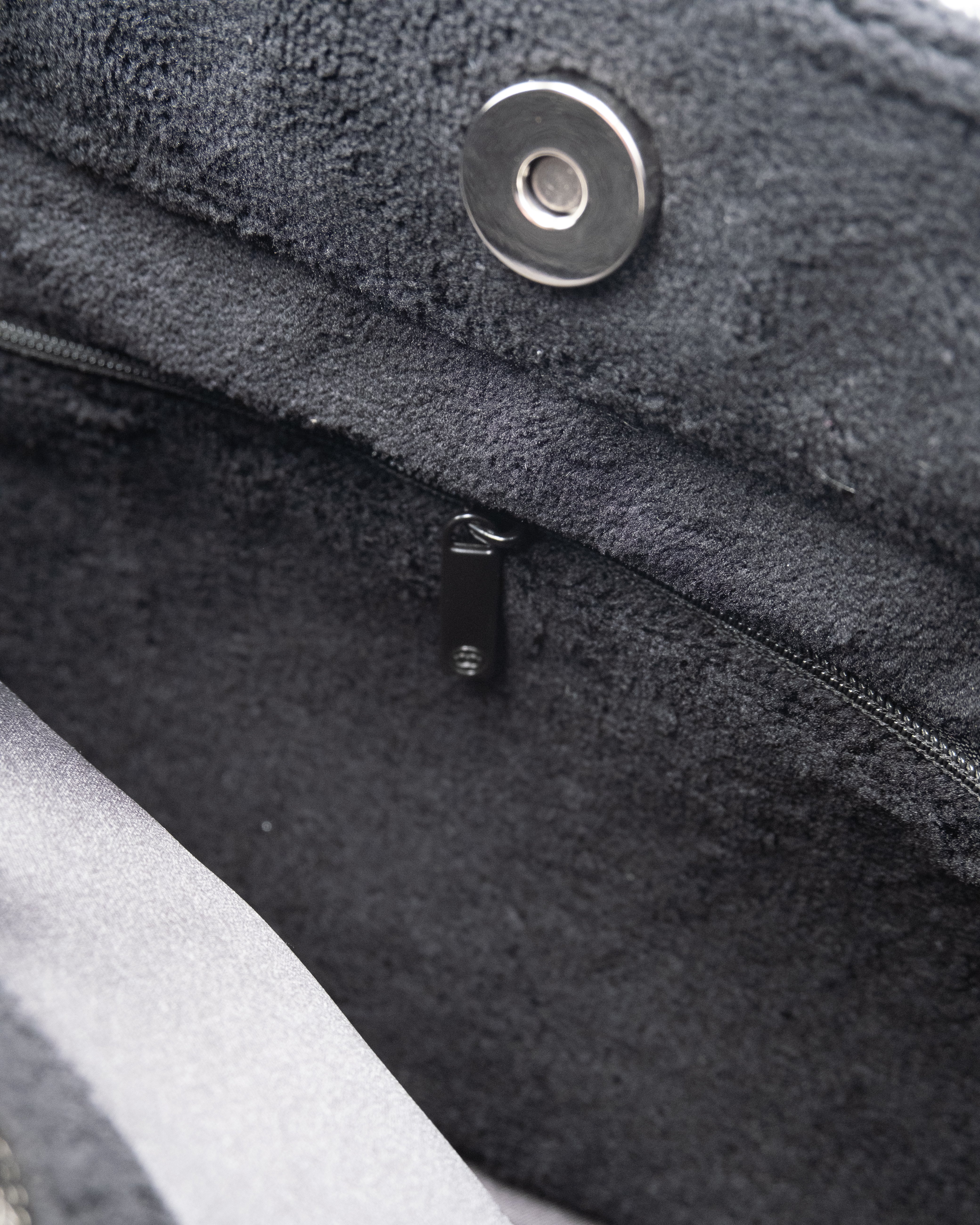 Chanel Sac à Main Plush Precision Messenger Noir