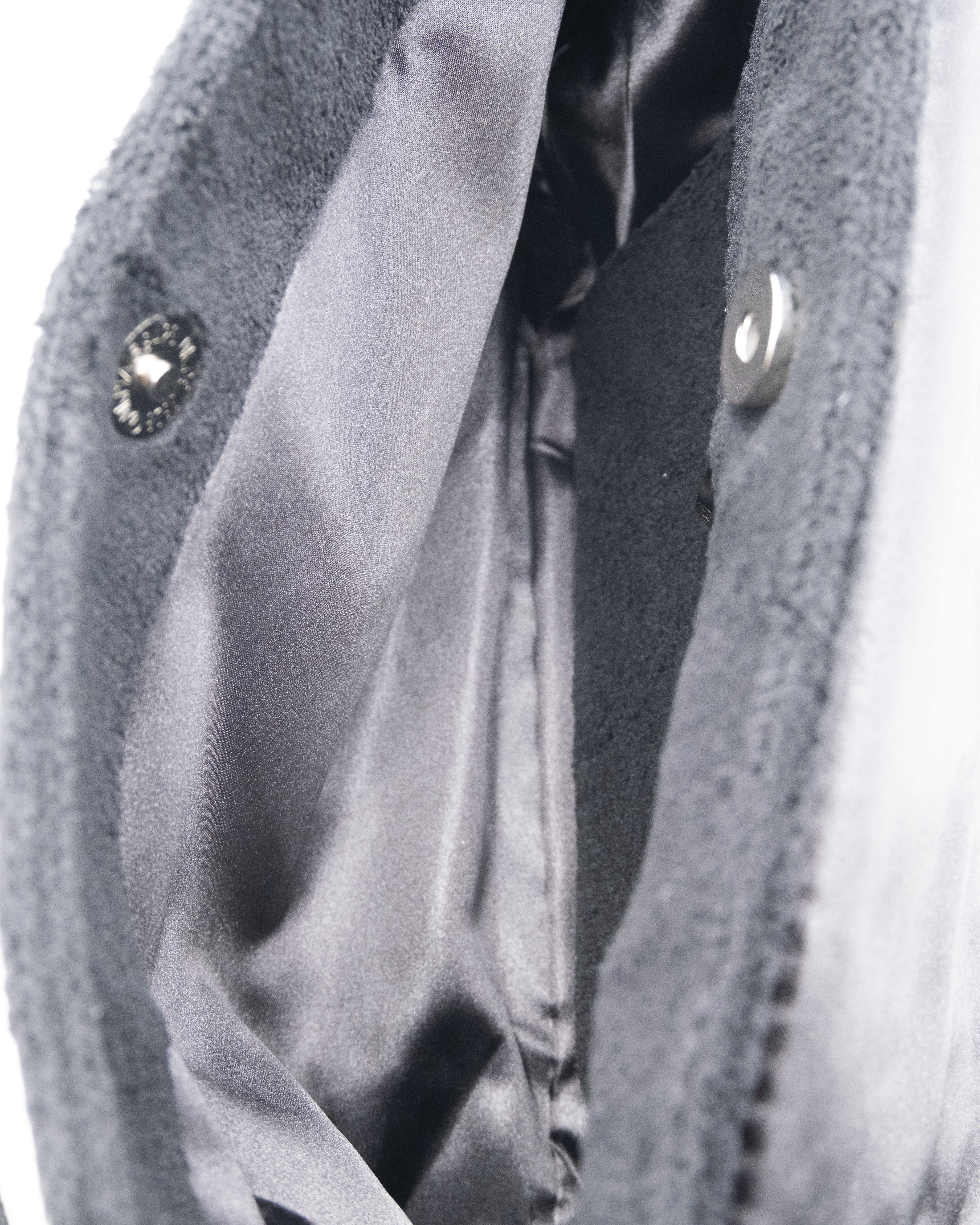 Chanel Sac à Main Plush Precision Messenger Noir