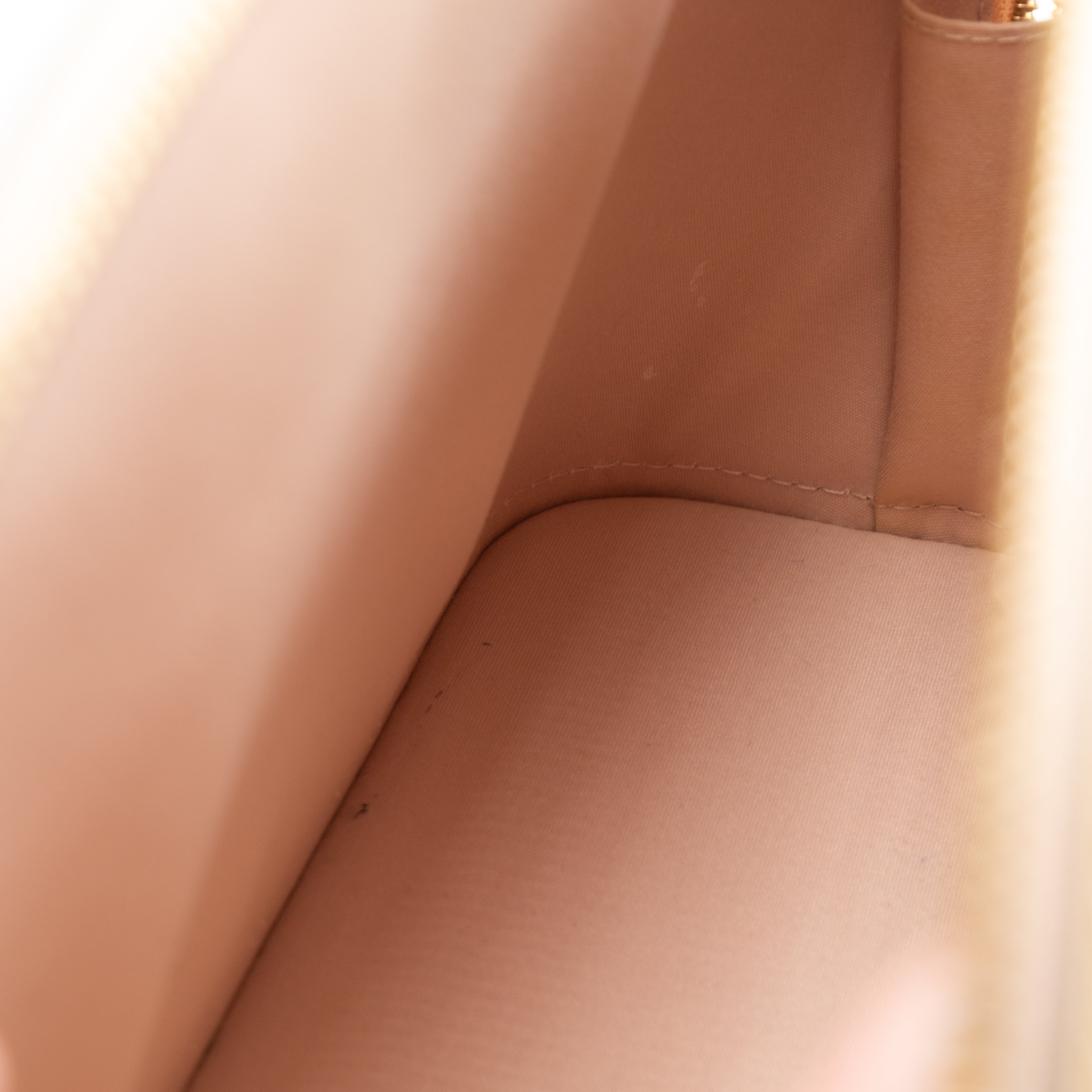 Louis Vuitton Sac à main - Alma Monogram - Vernis Yellow