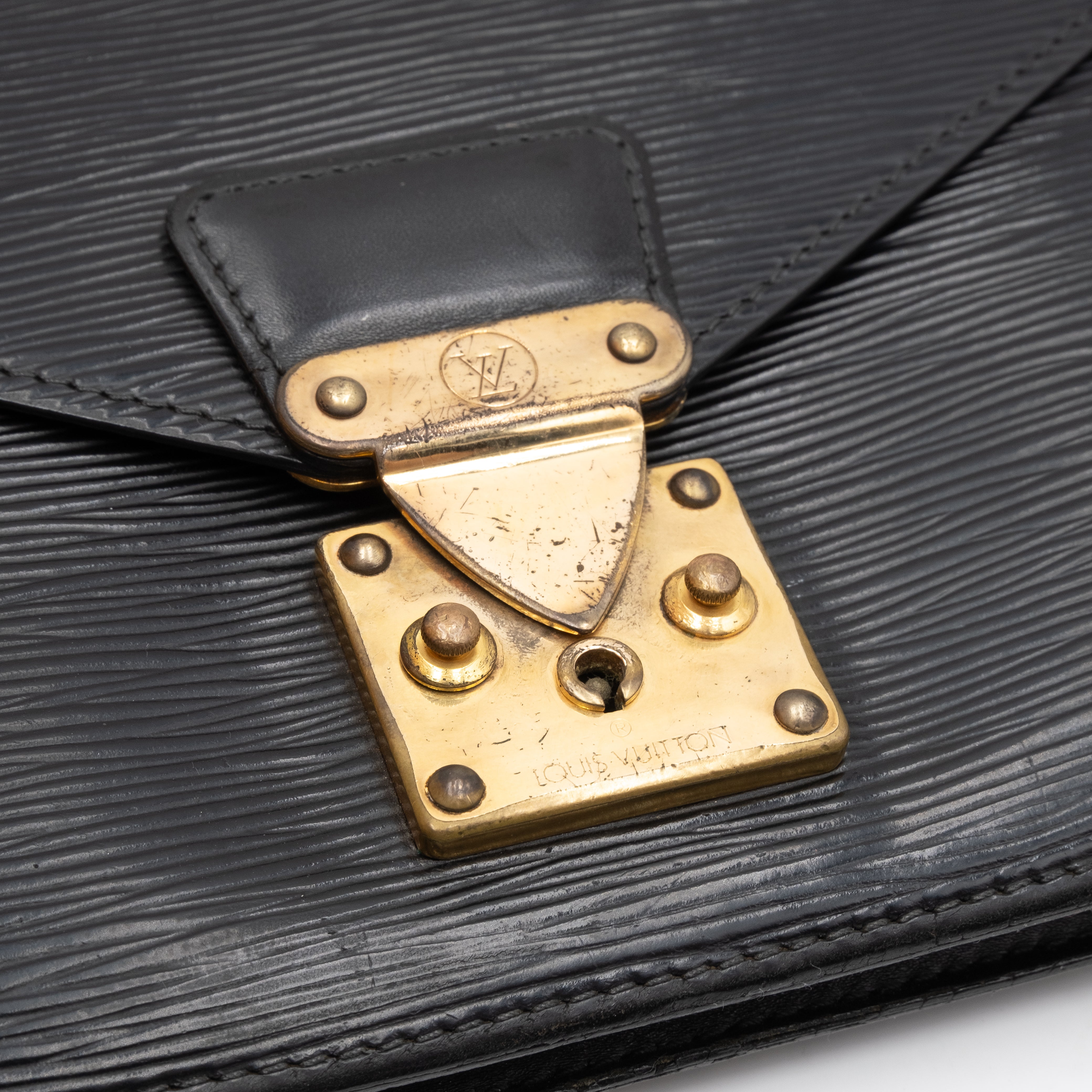 Louis Vuitton Sac Sellier Pochette avec Dragonne Cuir Epi Noir