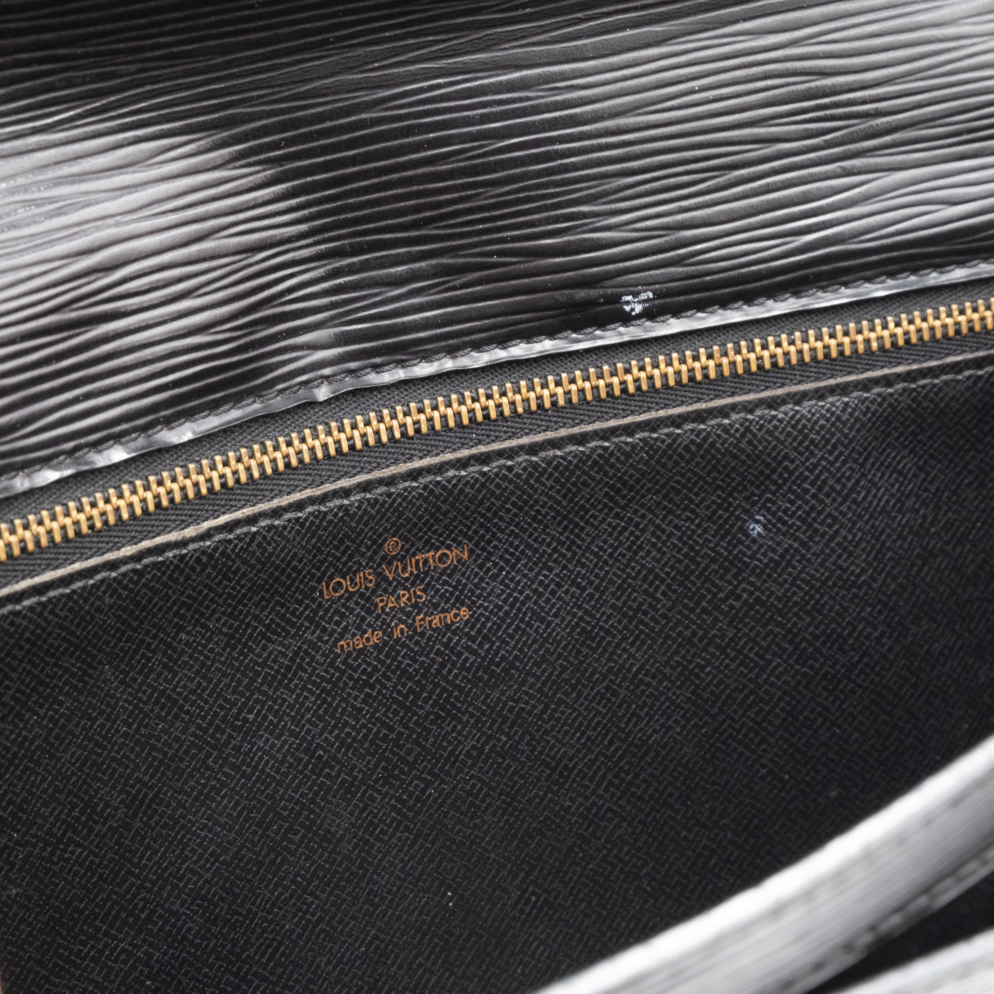Louis Vuitton Sac Sellier Pochette avec Dragonne Cuir Epi Noir