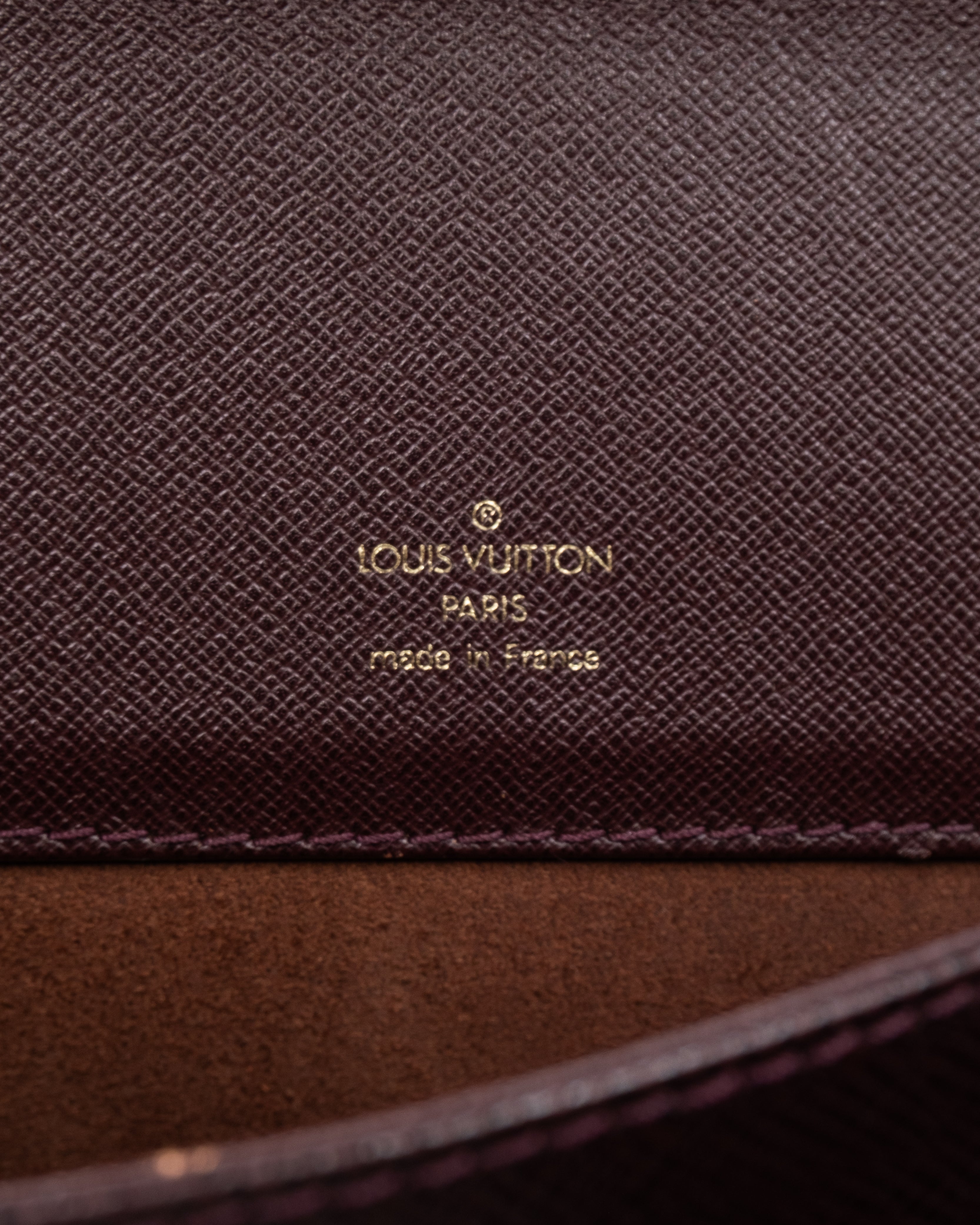 Louis Vuitton Pochette Serviette Moskova Bordeaux