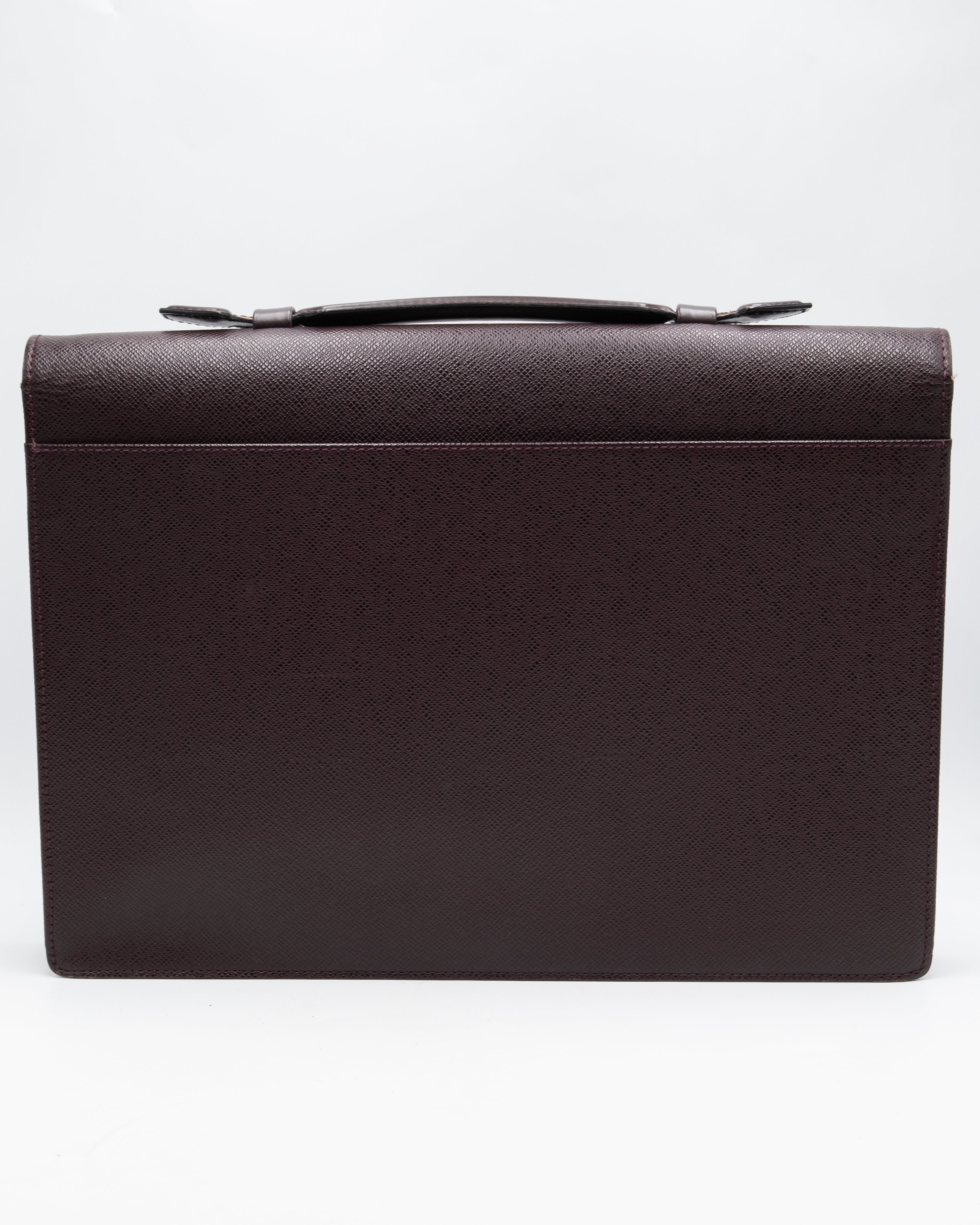 Louis Vuitton Pochette Serviette Moskova Bordeaux