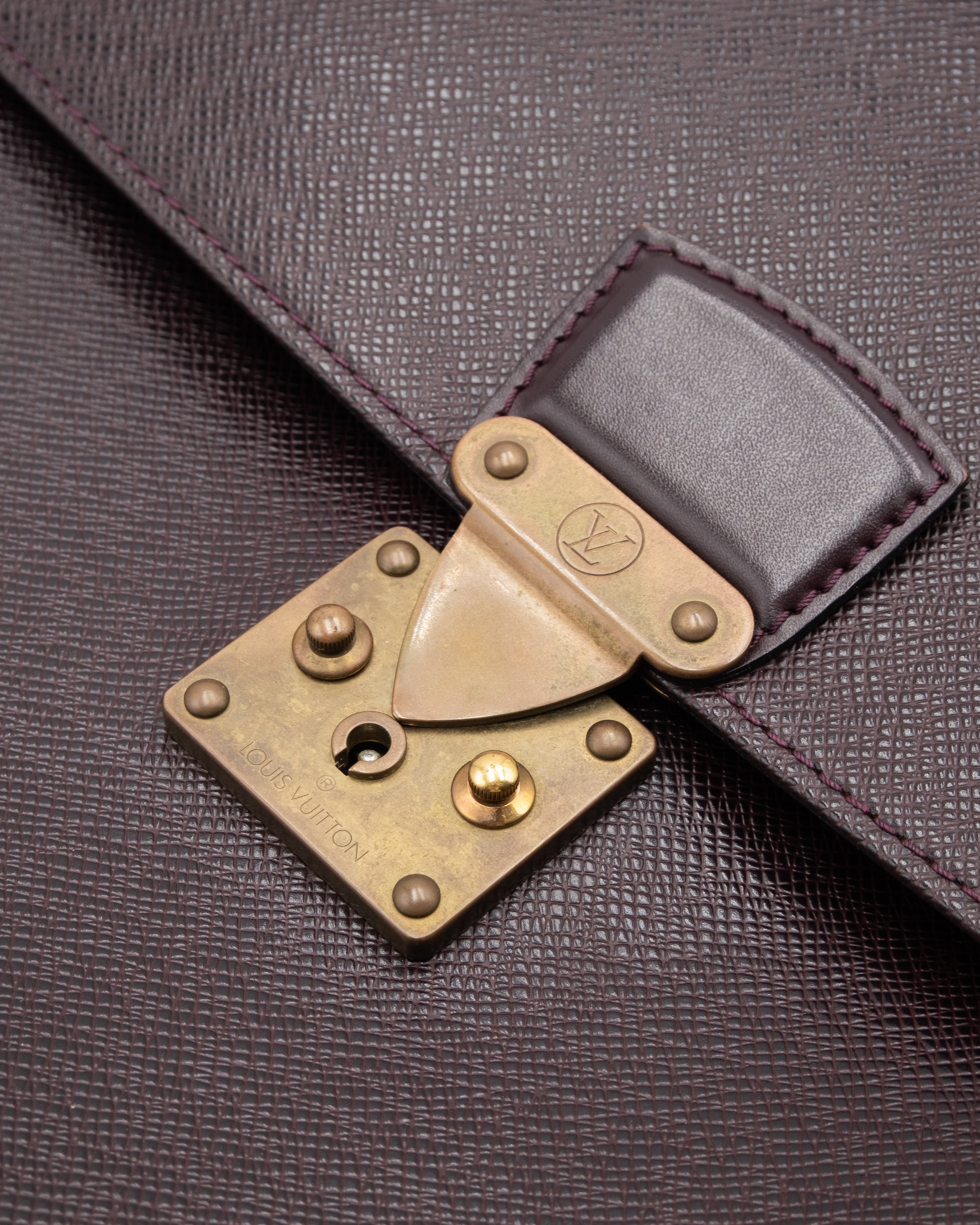 Louis Vuitton Pochette Serviette Moskova Bordeaux
