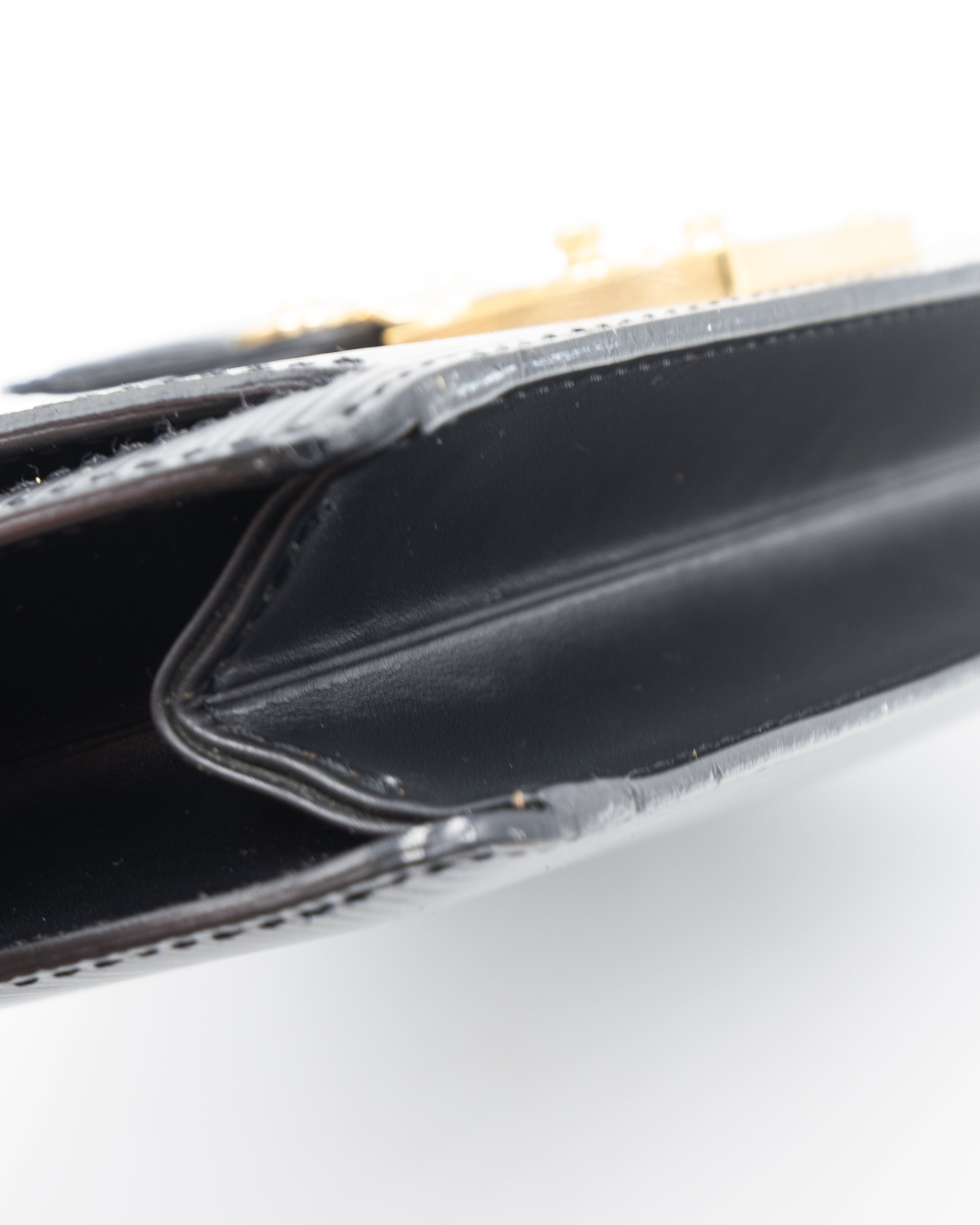 Louis Vuitton Sac Pochette avec Dragonne Cuir Epi Noir