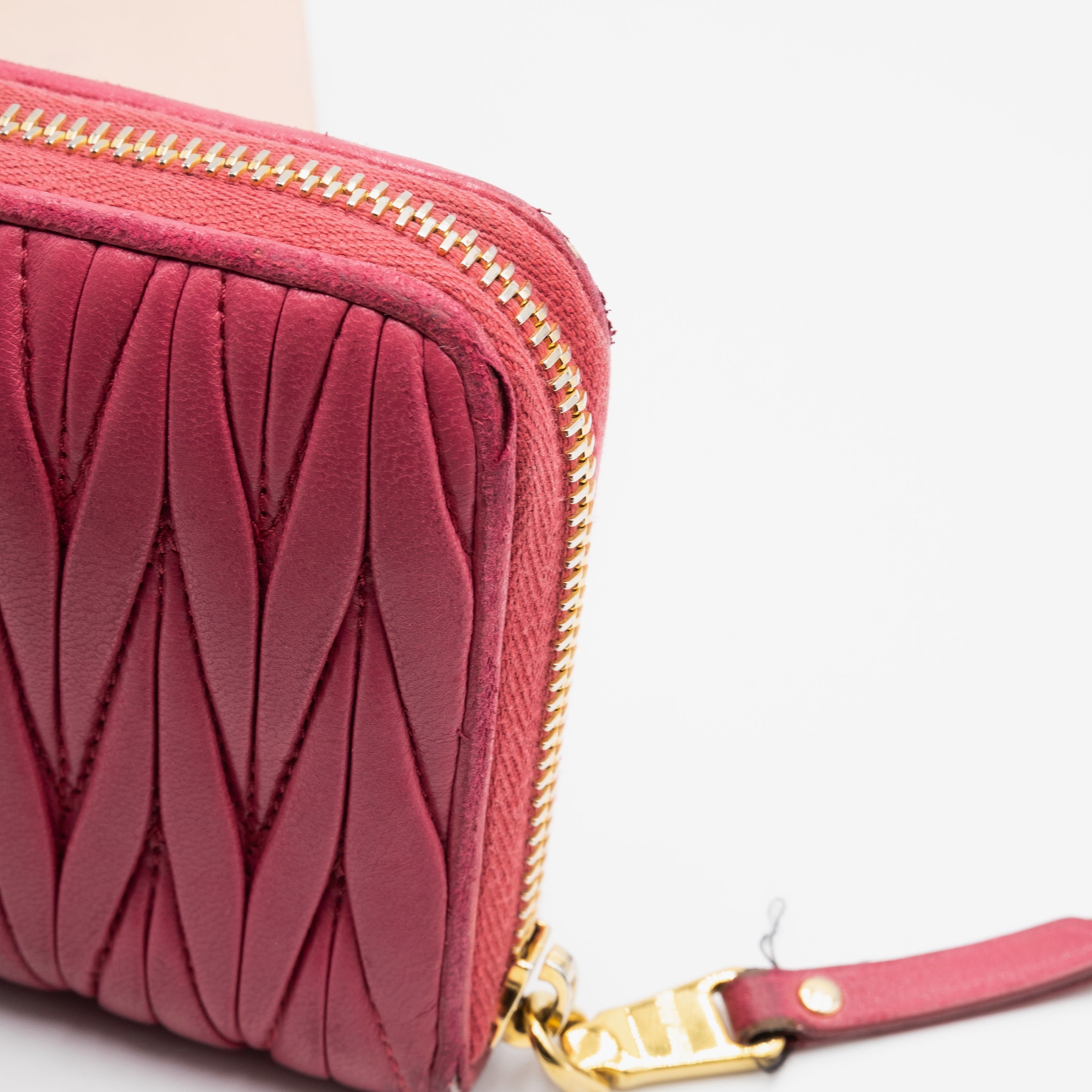 MIU MIU Grand portefeuille en cuir nappa matelassé Rose
