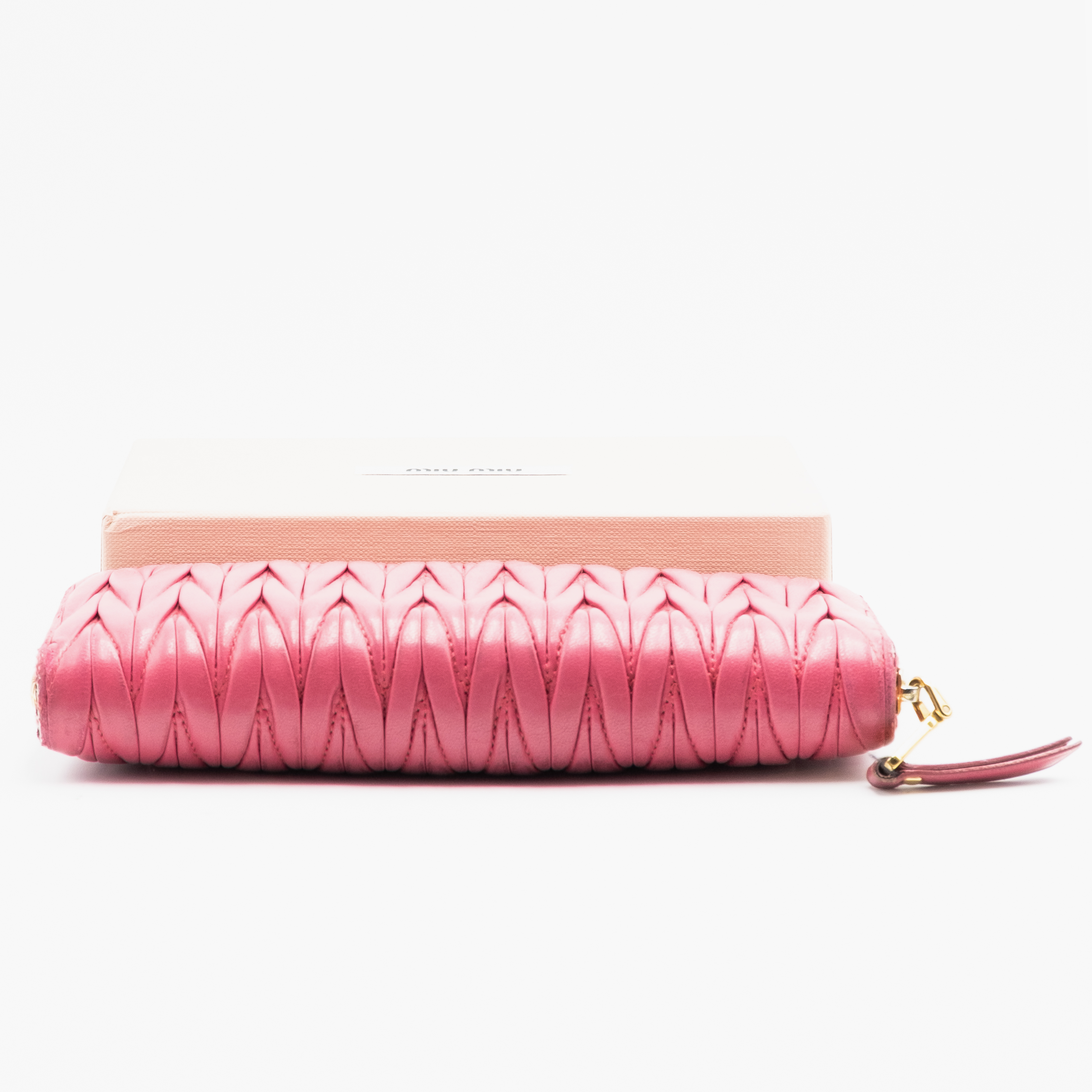 MIU MIU Grand portefeuille en cuir nappa matelassé Rose