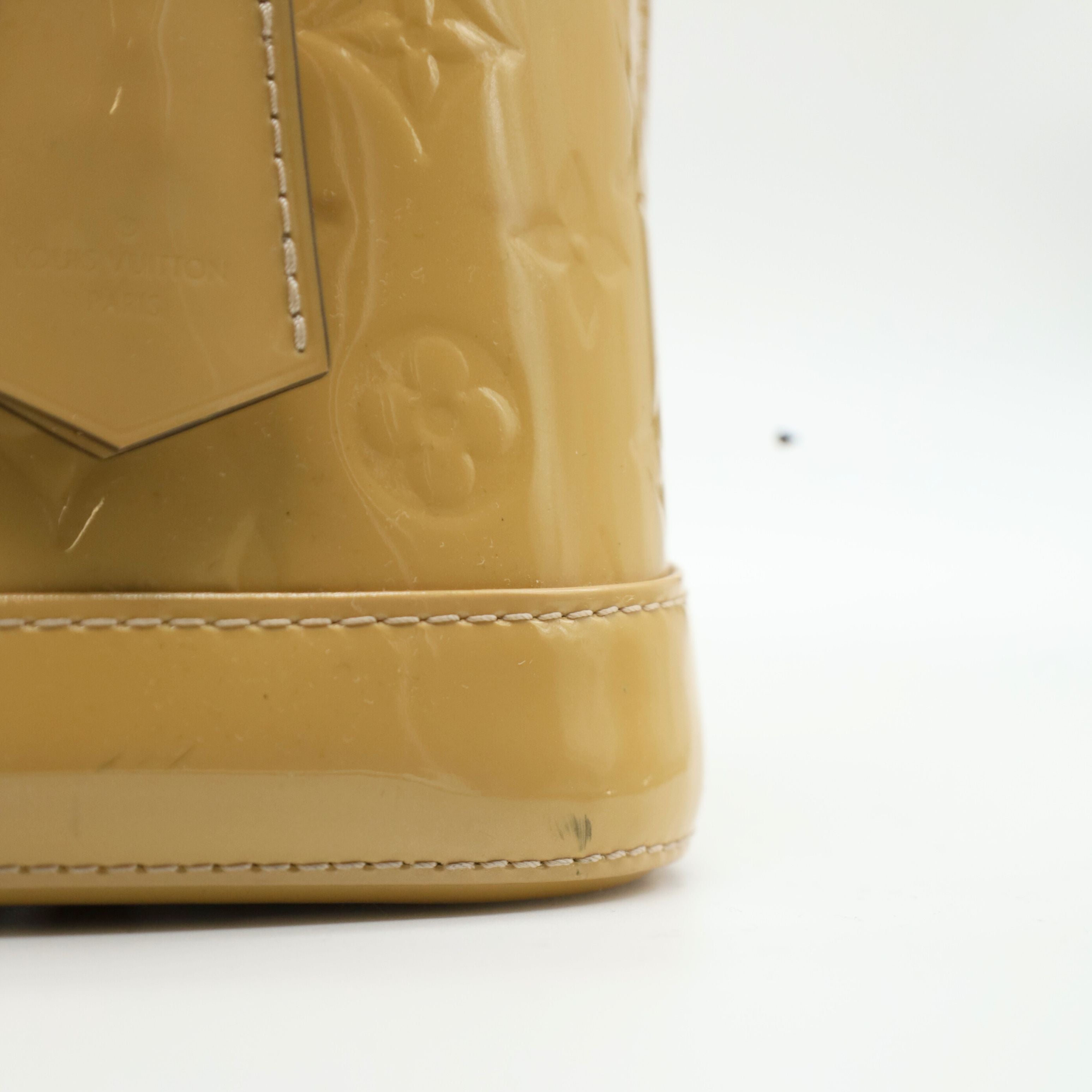 Louis Vuitton Sac à main Alma PM Vernis Beige