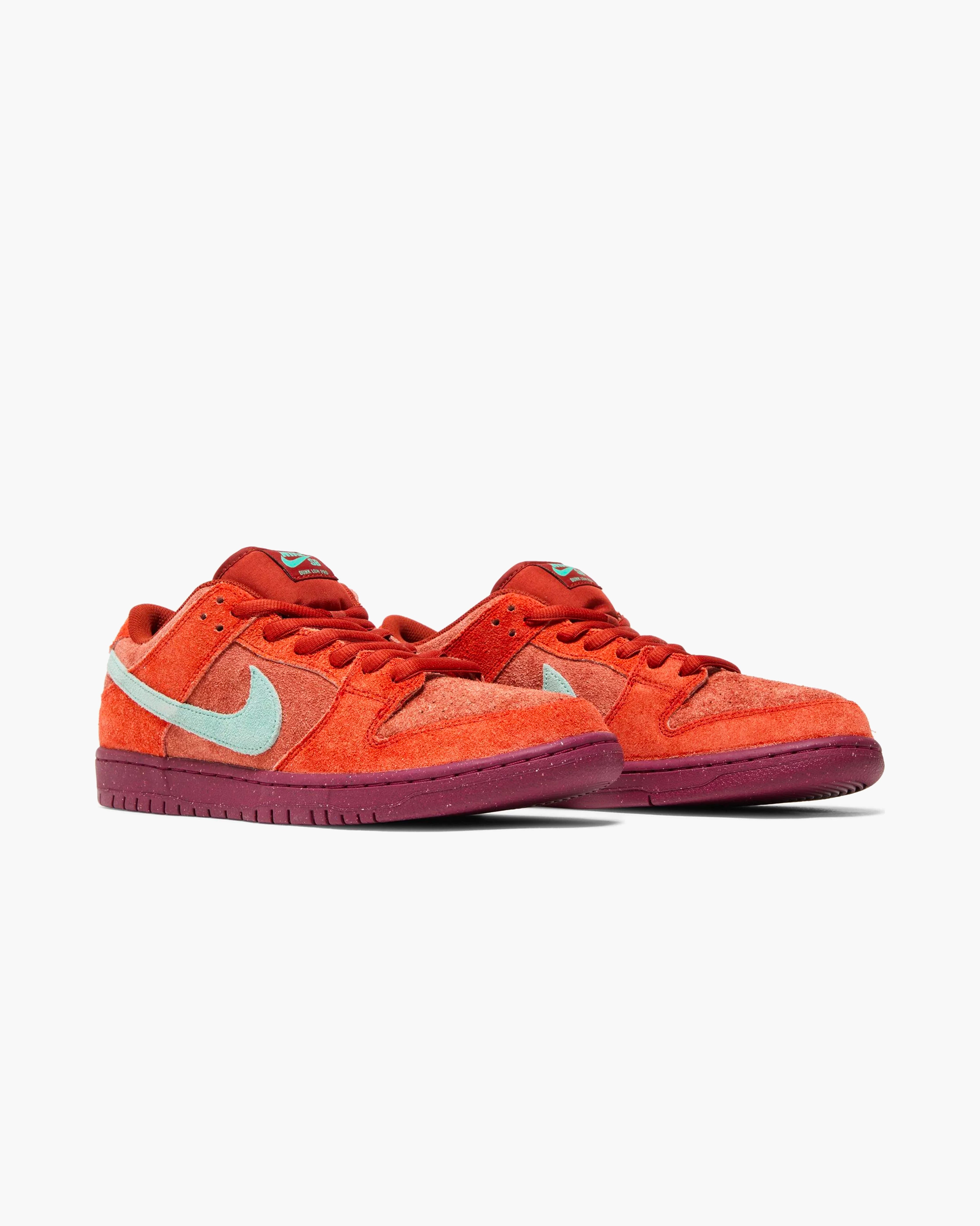 SB Dunk Low Mystic Red Rosewood