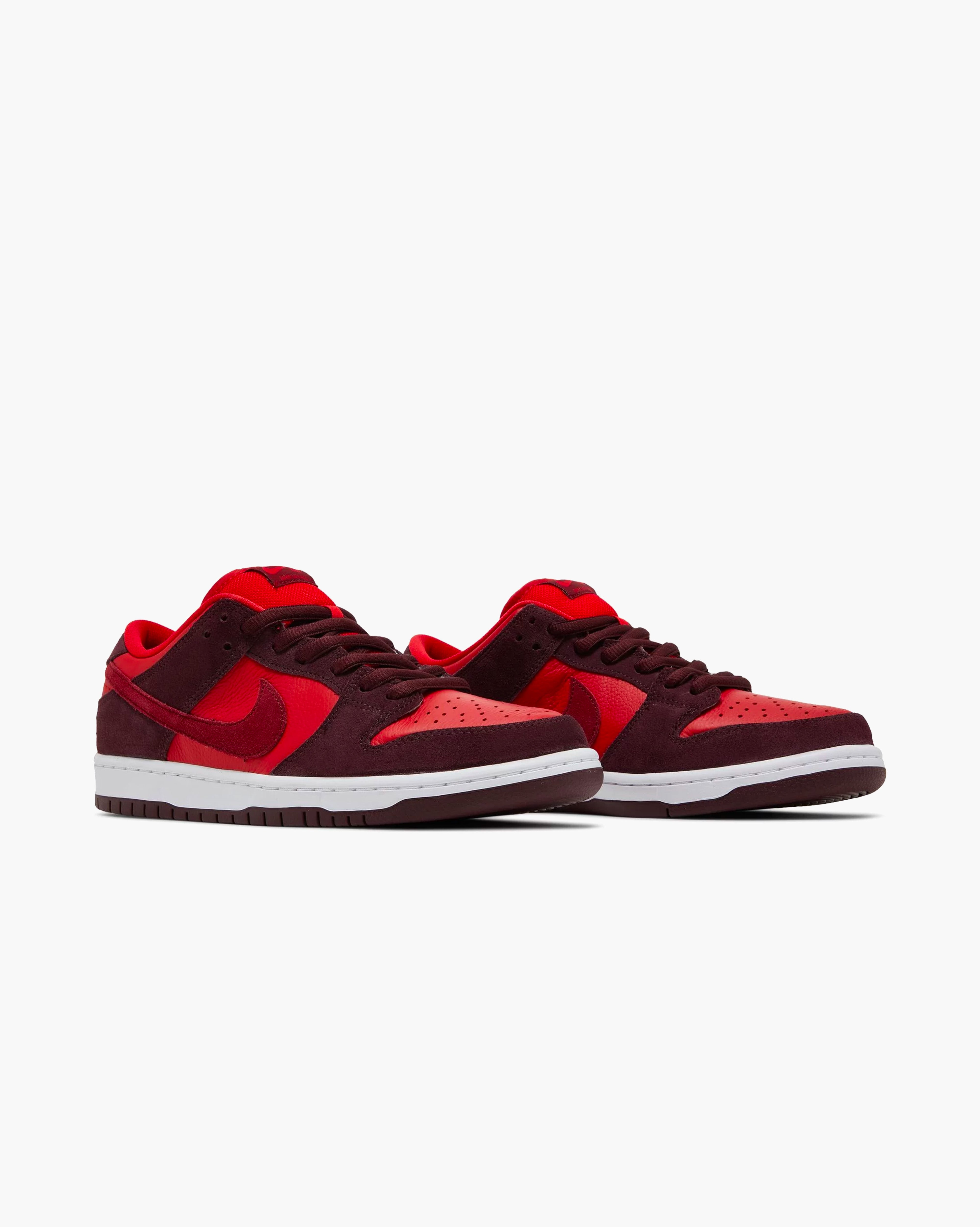 Nike Dunk SB Low Cherry