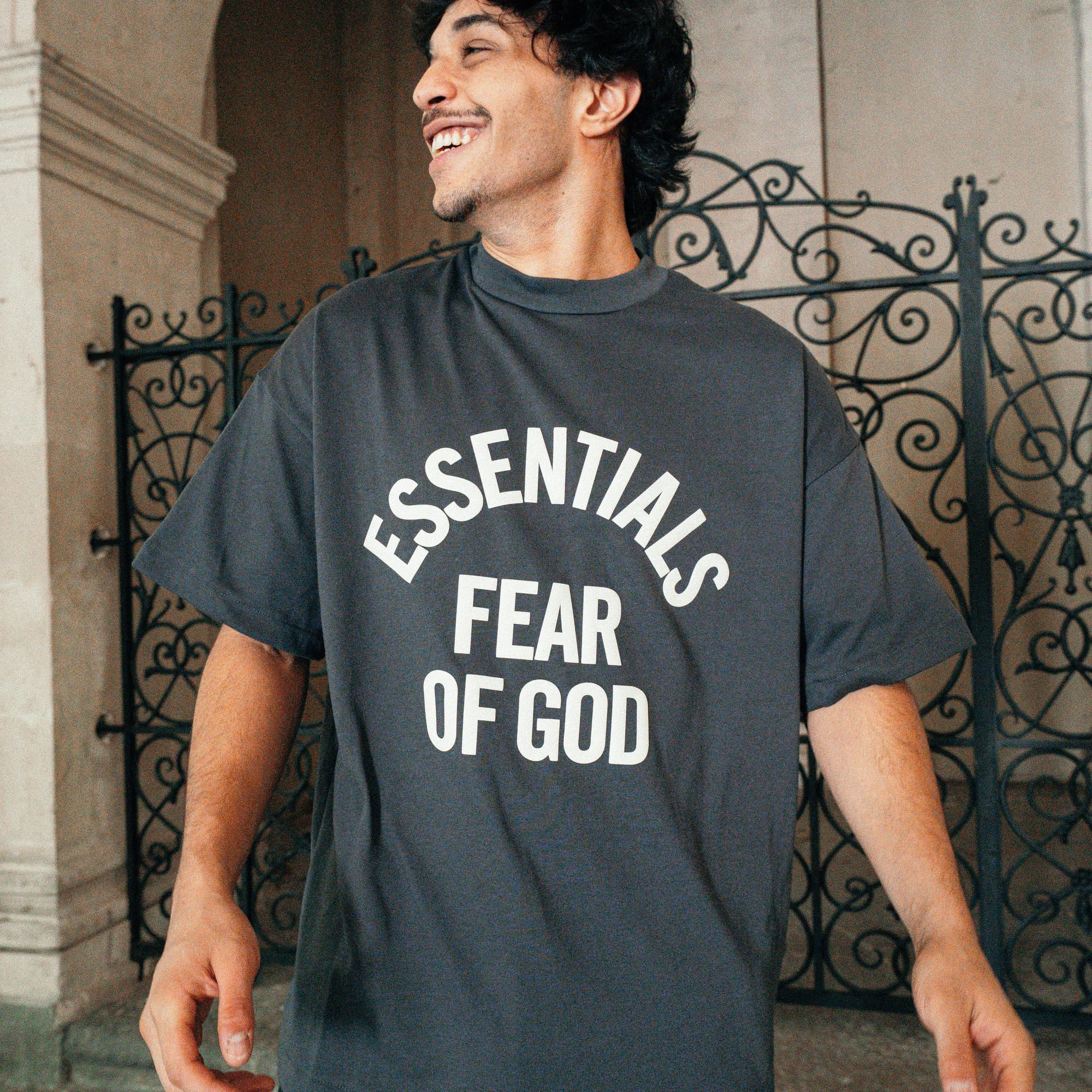 Essentials T-shirt Faded Black Campus 90'S Short Sleeve Fear of God
