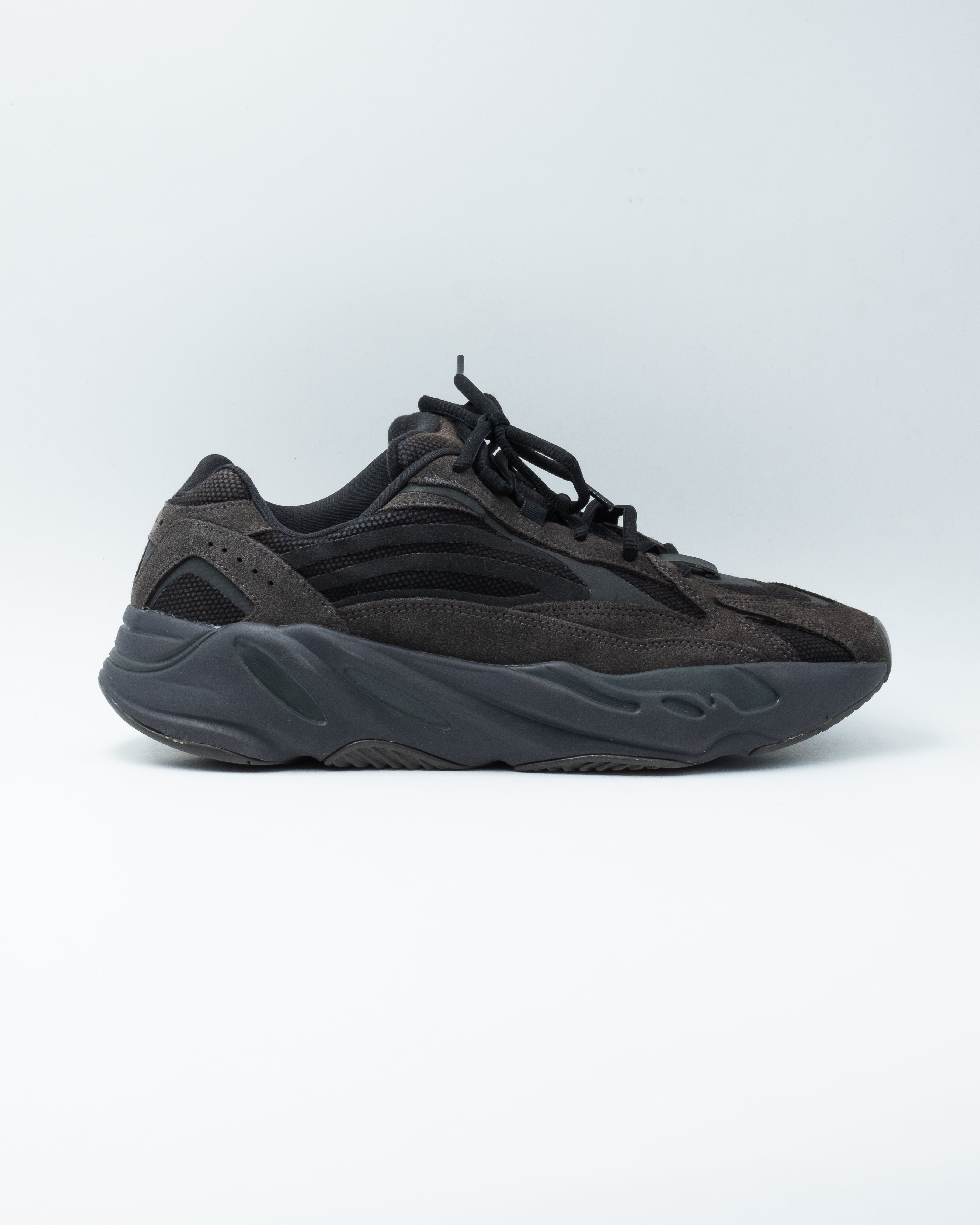 Adidas Adidas Yeezy Boost 700 V2 Vanta