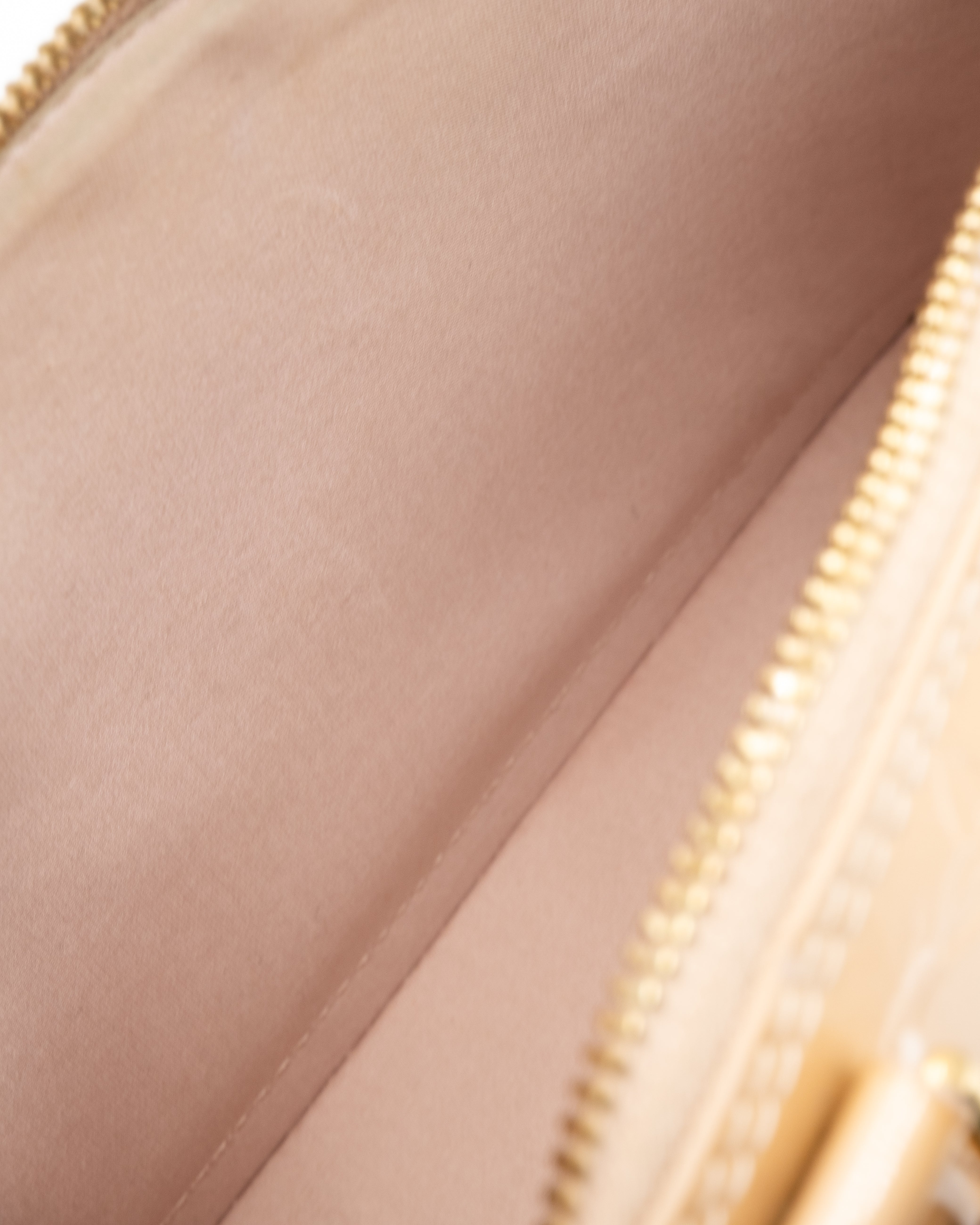 Louis Vuitton Sac à main Alma BB Vernis Beige